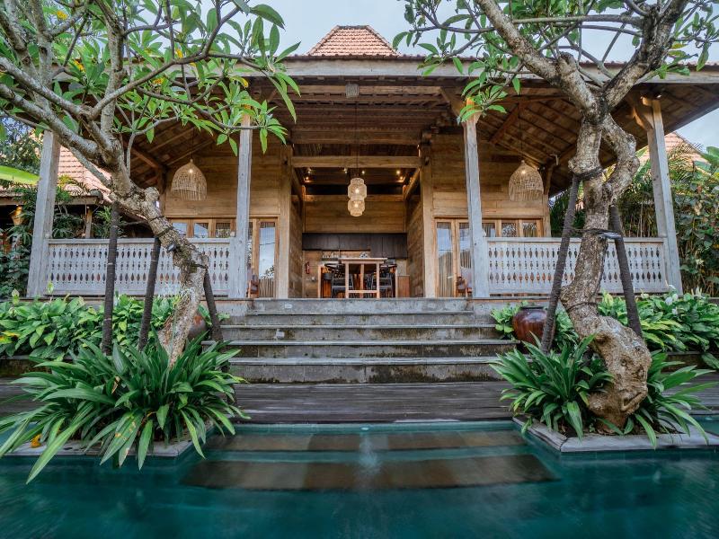 Limón & Cello Villa, Singapore