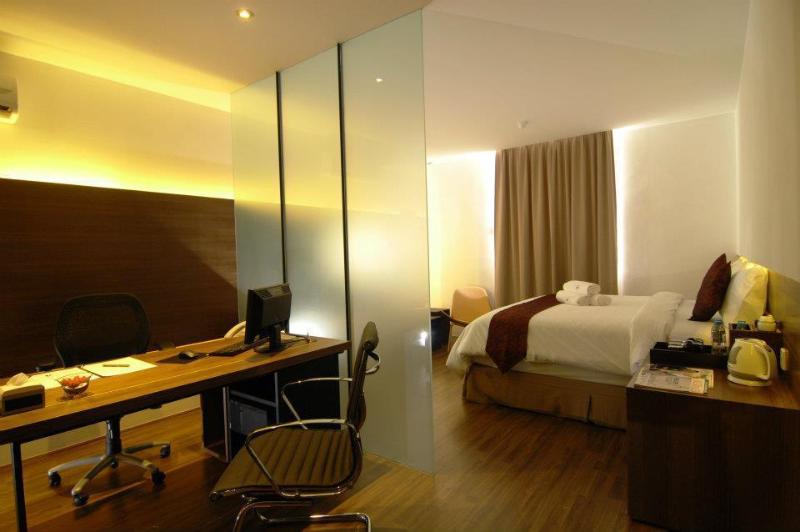 The Leverage Business Hotel Mergong exterior, 2-Star hotel in Alor Setar
