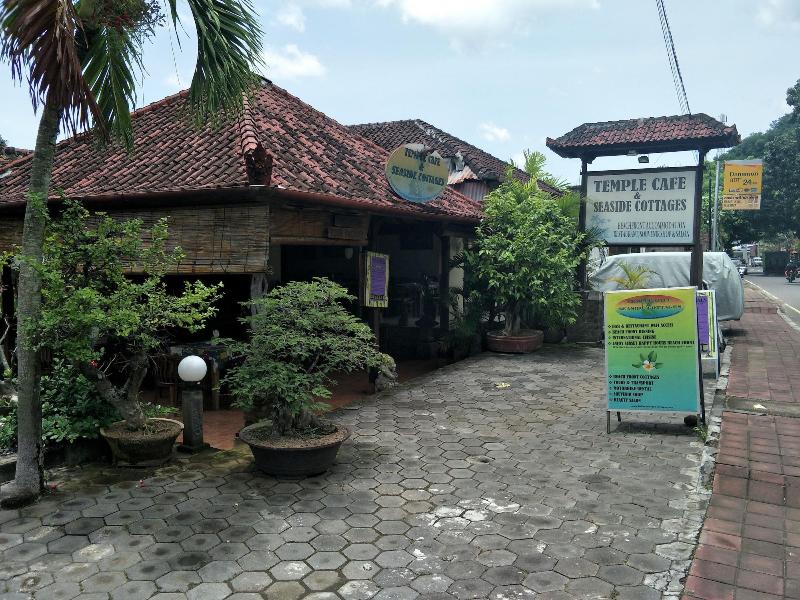 Temple Cafe & Seaside Cottages, Singapore
