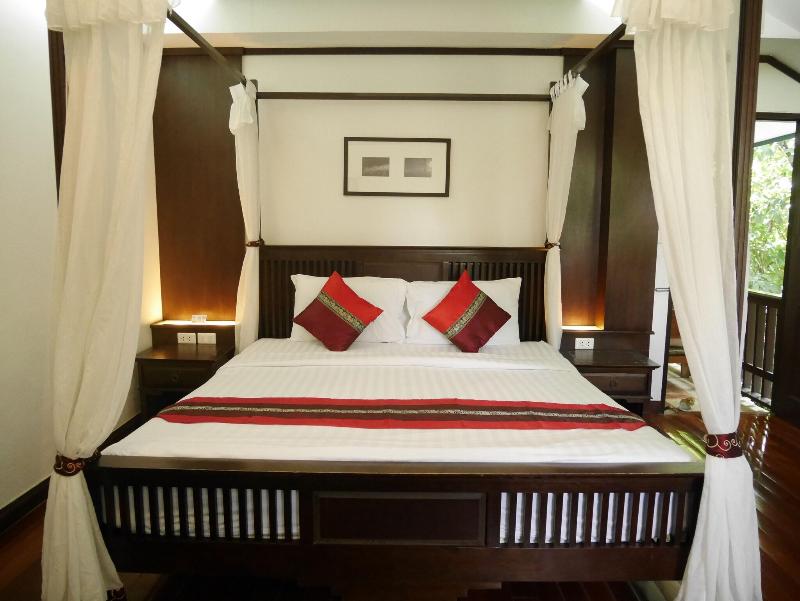 Phumchan Place Hotel, Singapore
