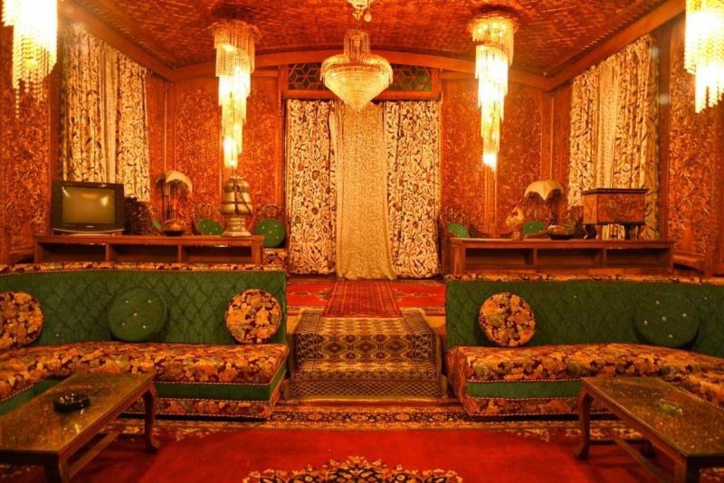 Photo of De Laila House Boat (Marketed By Sterling), 3-star hotel in Dal Lake