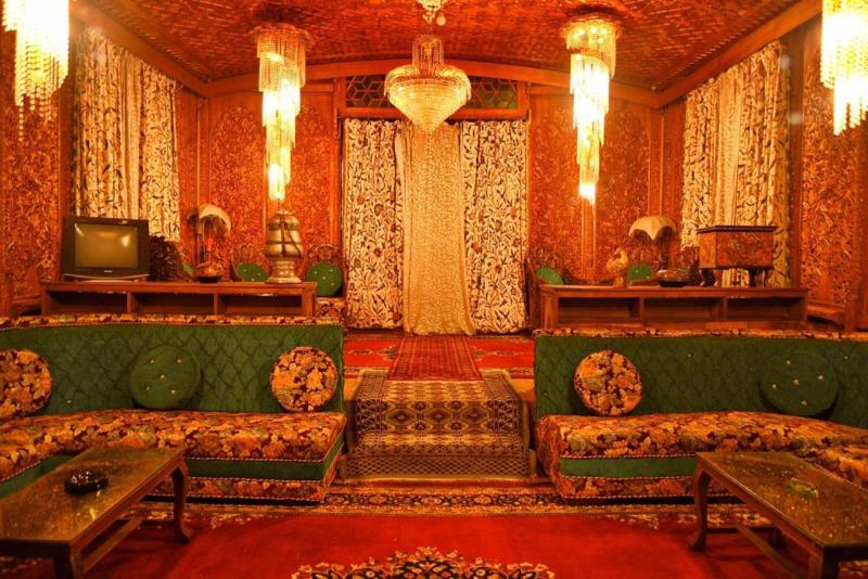 Photo of De Laila House Boat (Marketed By Sterling), 3-star hotel in Dal Lake