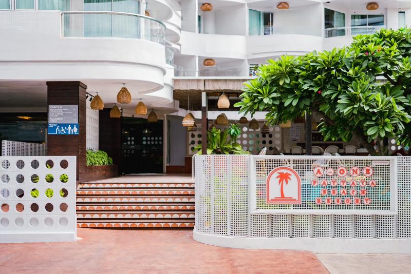 A-One Pattaya Beach Resort, Singapore