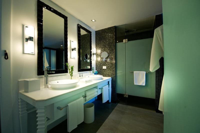 Photo of Wave Hotel Pattaya, 5-star hotel in Central Pattaya