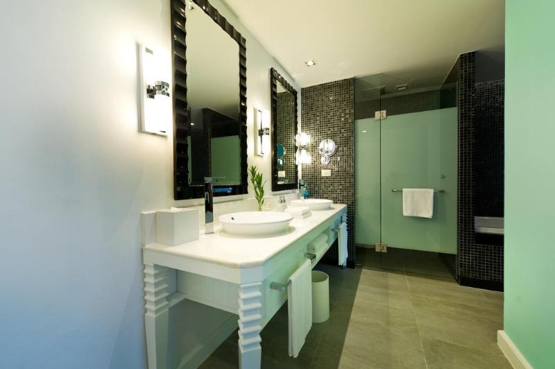 Photo of Wave Hotel Pattaya, 5-star hotel in Central Pattaya