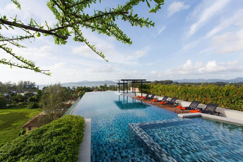 6th Avenue Surin Beach, Singapore