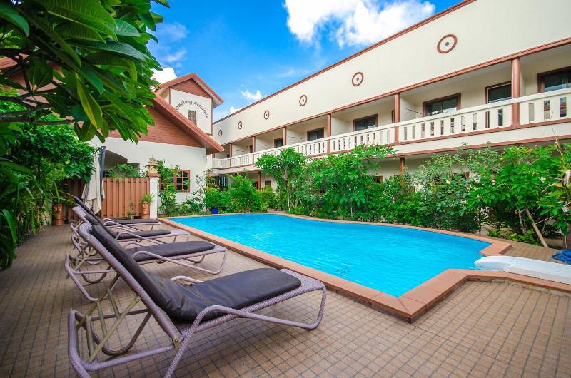 Namphung Phuket Boutique Resort, Singapore