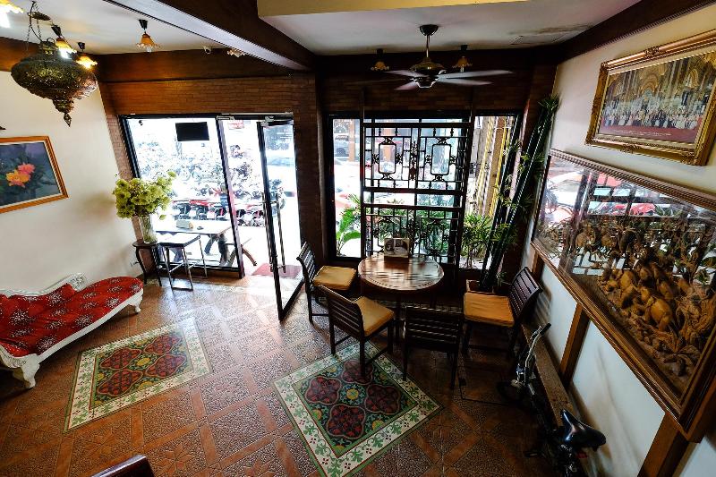 Photo of The Red Balcony Inn, 2-star hotel in Central Pattaya