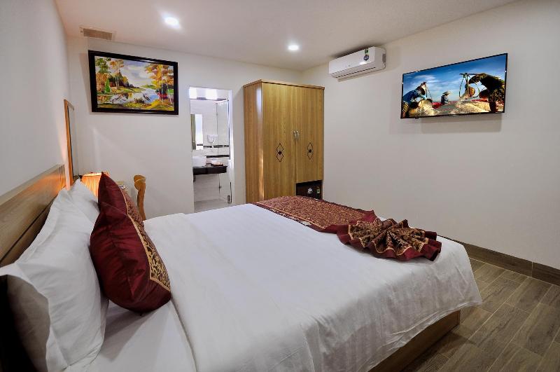 May Ngu Sac - Iridescent Clouds Hotel in Nha Trang, Singapore