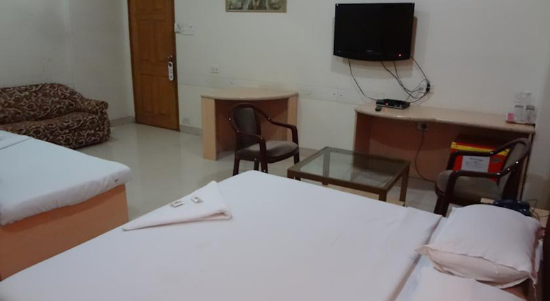 Photo of Hotel Cruz Royale, 3-star hotel in Mumbai (and vicinity)