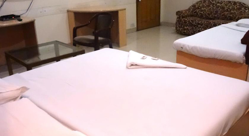 Photo of Hotel Cruz Royale, 3-star hotel in Mumbai (and vicinity)