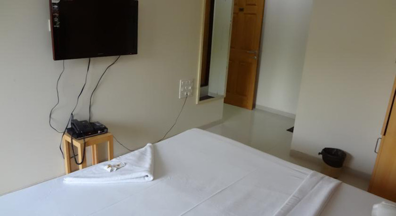 Photo of Hotel Cruz Royale, 3-star hotel in Mumbai (and vicinity)