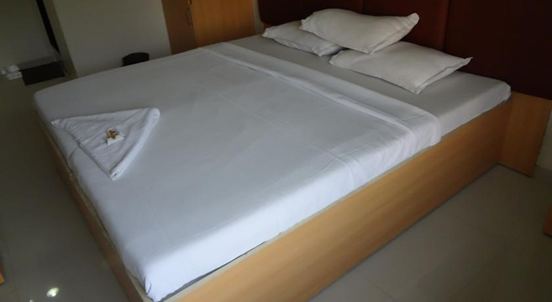 Photo of Hotel Cruz Royale, 3-star hotel in Mumbai (and vicinity)