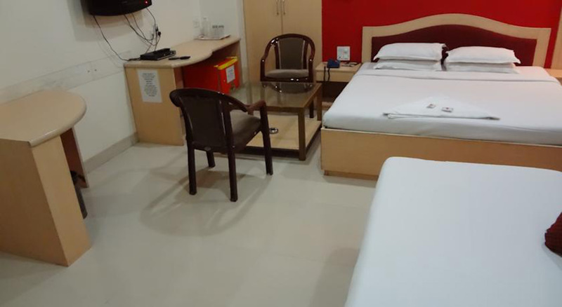 Photo of Hotel Cruz Royale, 3-star hotel in Mumbai (and vicinity)