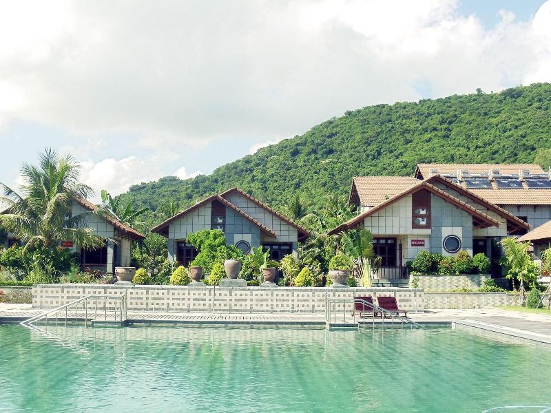 Sa Huynh Beach Resort, Singapore