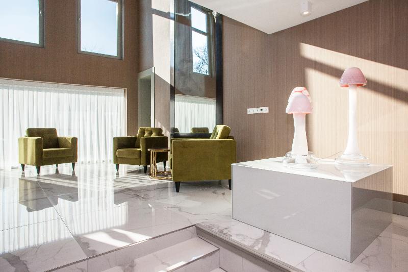 Photo of Maurits Apartments & Suites, 4-star hotel in Rotterdam (and vicinity)