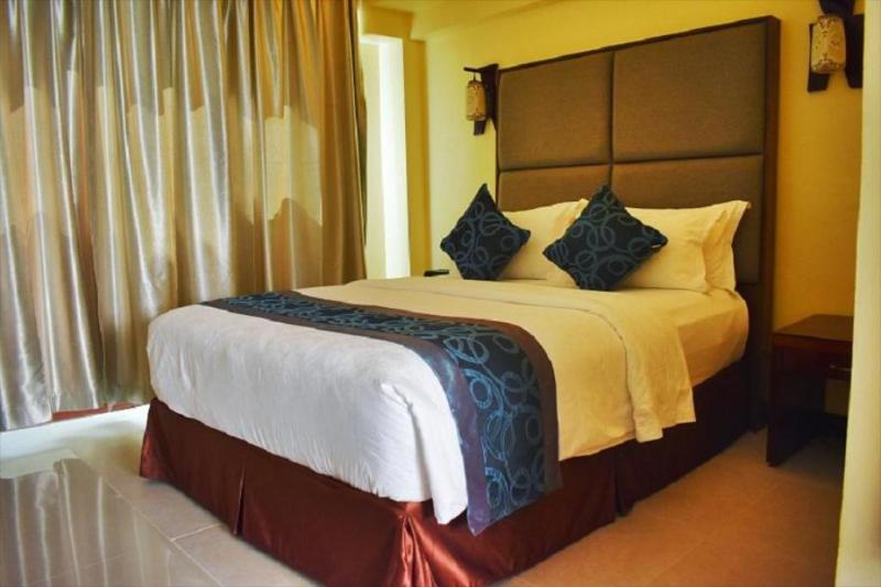 Photo of Golden Phoenix Hotel Boracay, 4-star hotel in Aklan