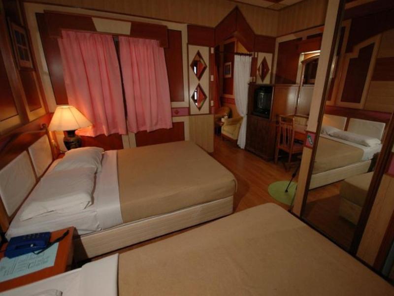 Shari-La Island Resort exterior, 2-Star hotel in Pulau Perhentian Kecil