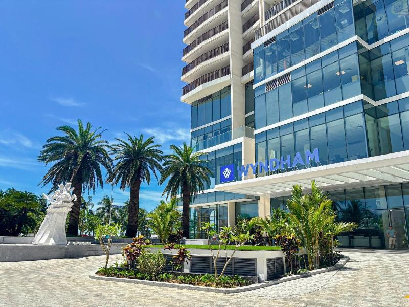 Wyndham Soleil Danang, Singapore