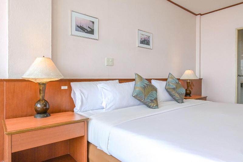 Photo of Rattana Park Hotel, 3-star hotel in Phitsanulok