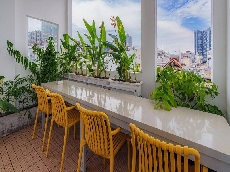 Cubicity De Tham, Singapore
