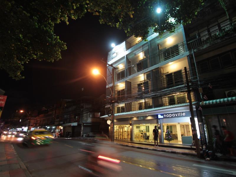Napaville Huai Khwang, Singapore