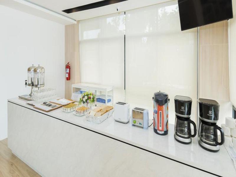 Photo of Trat City Hotel, 2-star hotel in Trat