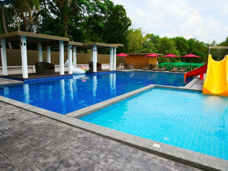 Photo of Trat City Hotel, 2-star hotel in Trat