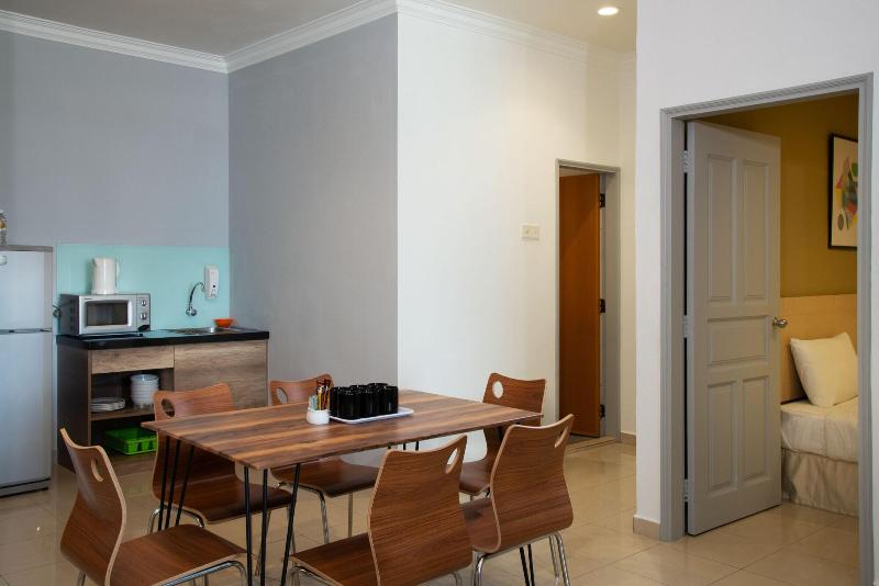 Photo of Golden View Serviced Apartment, 3-star hotel in George Town