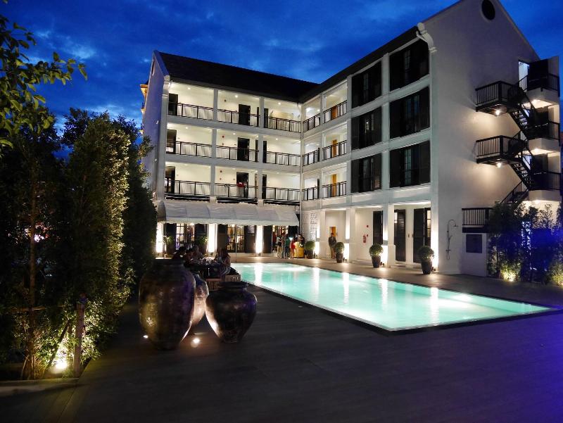 Buri Siri Hotel, Singapore