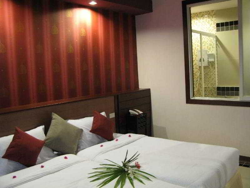 Photo of Nanaburi Hotel, 3-star hotel in Chumphon