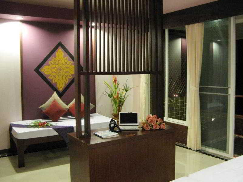 Photo of Nanaburi Hotel, 3-star hotel in Chumphon