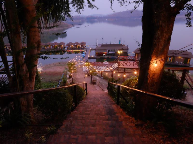 Photo of Nanaburi Hotel, 3-star hotel in Chumphon