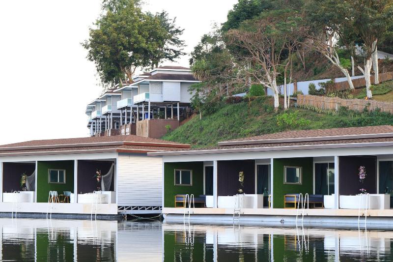 Photo of Nanaburi Hotel, 3-star hotel in Chumphon