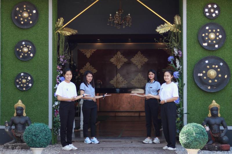 Photo of Nanaburi Hotel, 3-star hotel in Chumphon