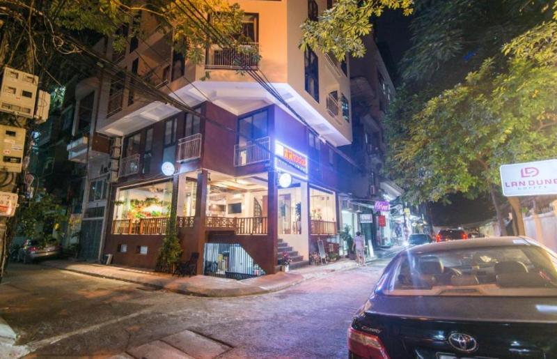 22Housing Hotel & Apartment 9/81 Linh Lang, Singapore