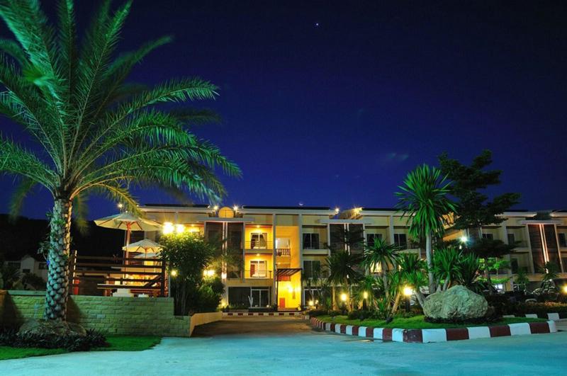 Photo of Modern Resort, 3-star hotel in Phichit