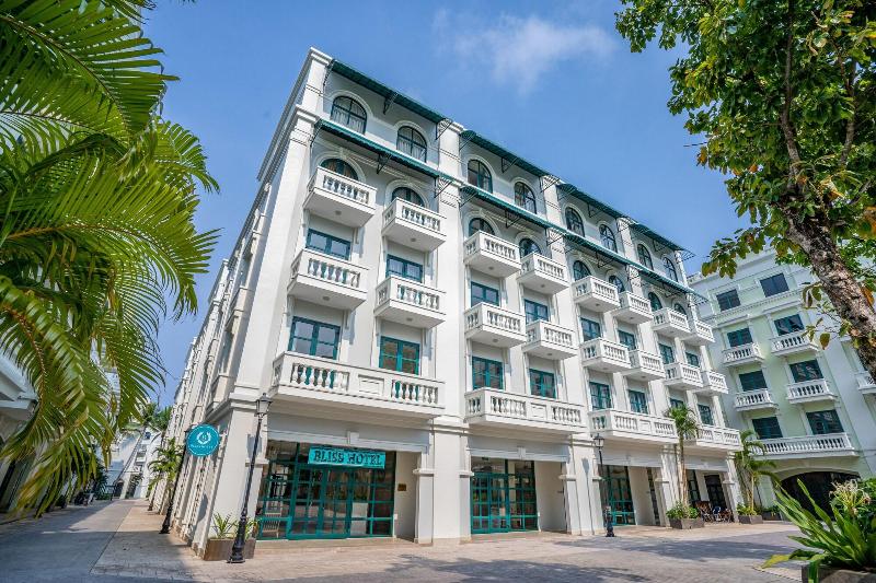 Gloca Phu Quoc, Singapore