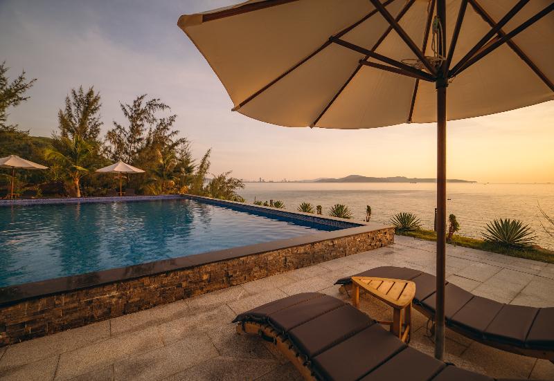 La Costa Resort Quy Nhon, Singapore