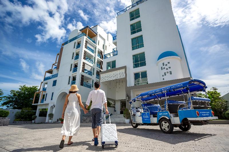 Costa Village Bangsaray, Singapore