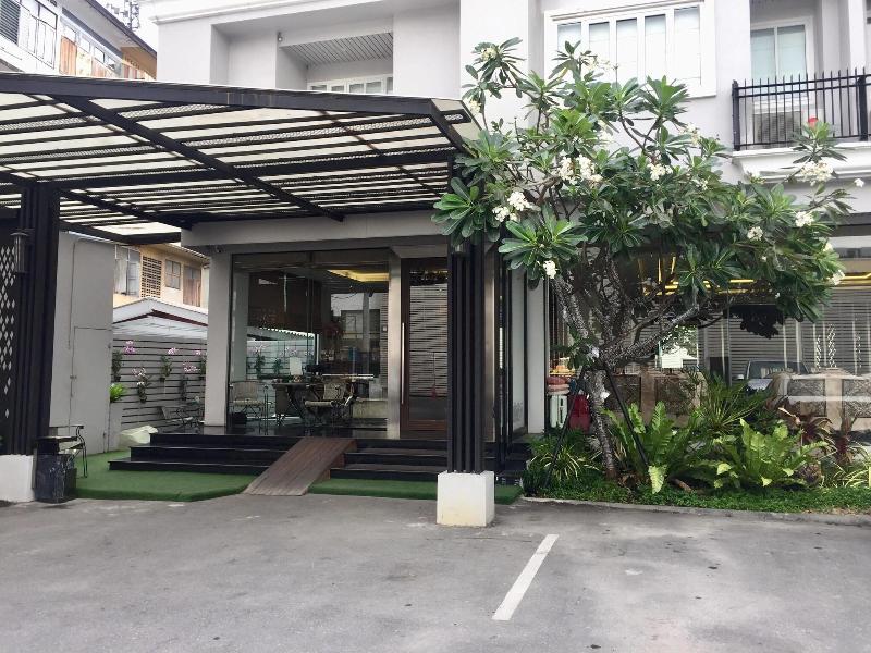 Photo of Methavalai Residence, 4-star hotel in Bangkok (and vicinity)