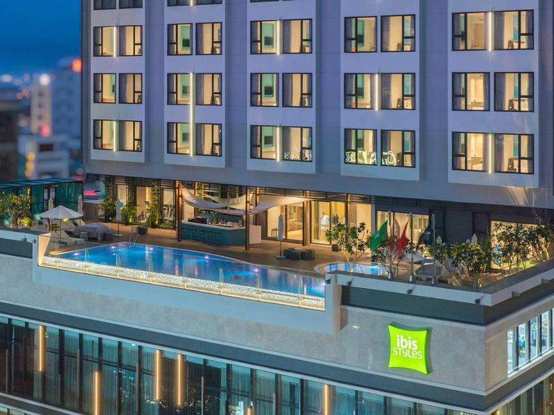 Cosmo Condotel Nha Trang, Singapore