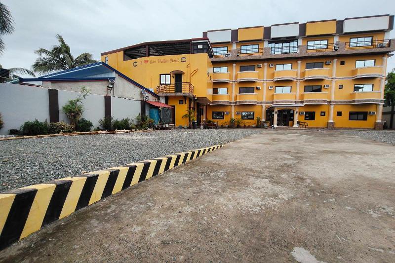 Photo of Sea Urchin Hotel near Hundred Islands, 1-star hotel in Alaminos