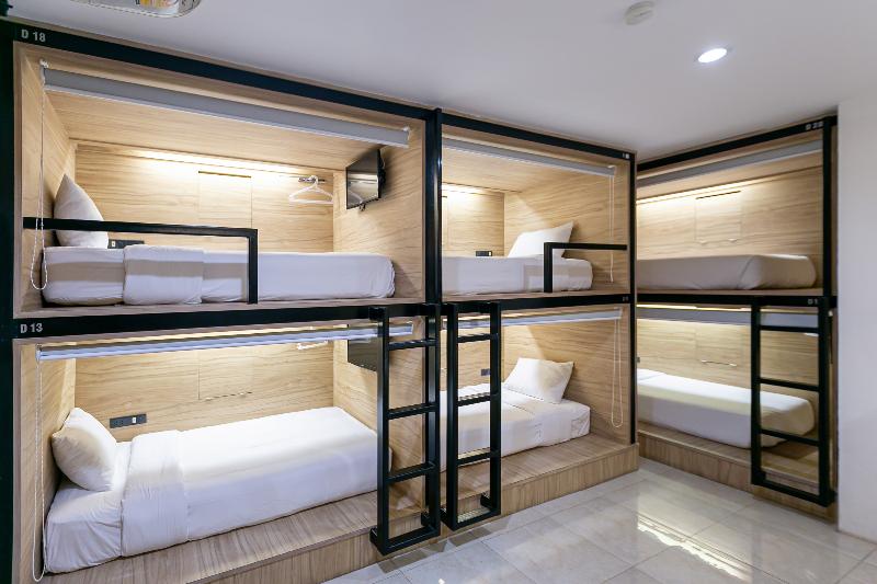 The Bedrooms Hostel Pattaya, Singapore