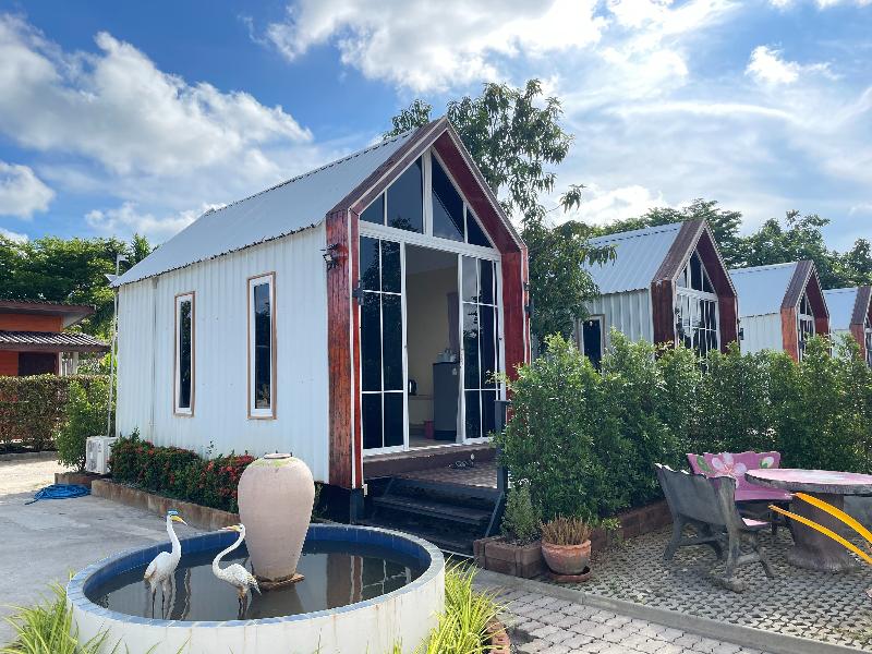 Photo of Oh Taley Resort, 2-star hotel in Rayong