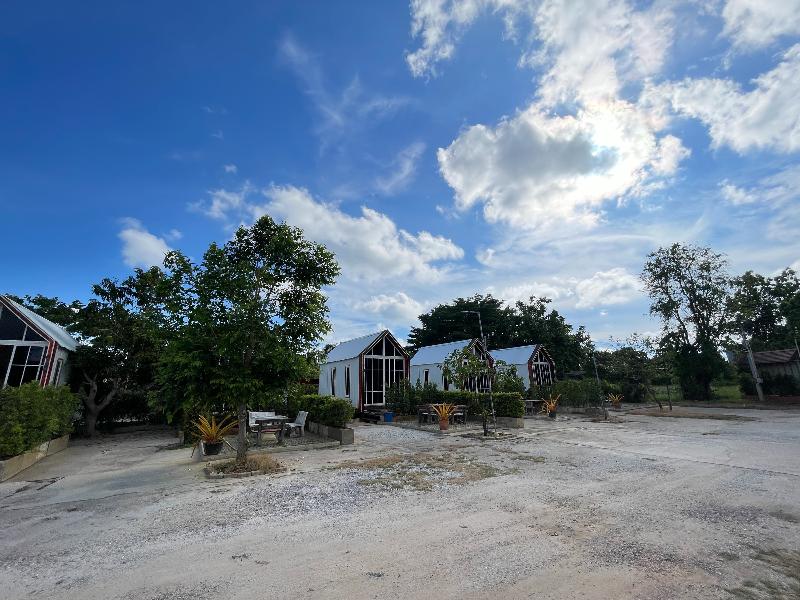 Photo of Oh Taley Resort, 2-star hotel in Rayong