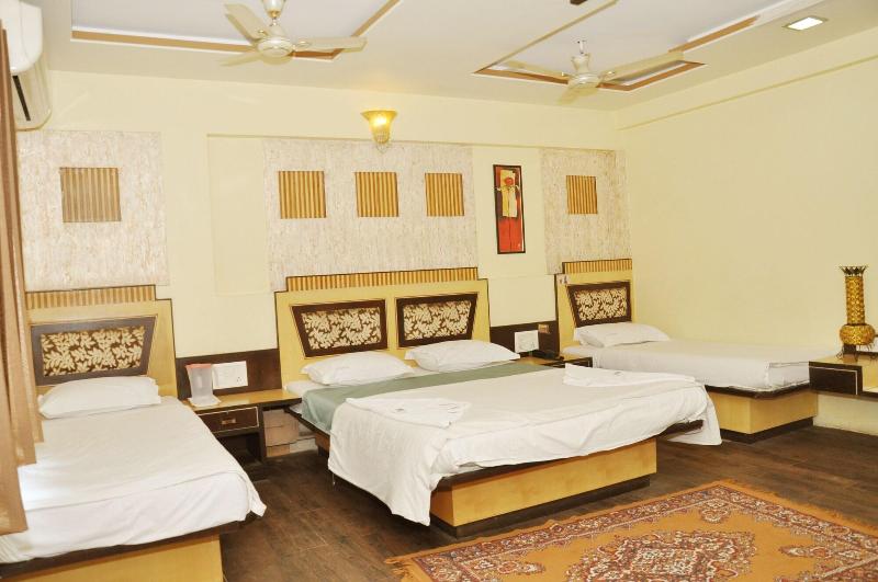 Hotel Sai Suraj Palace exterior, 3-Star hotel in Shirdi