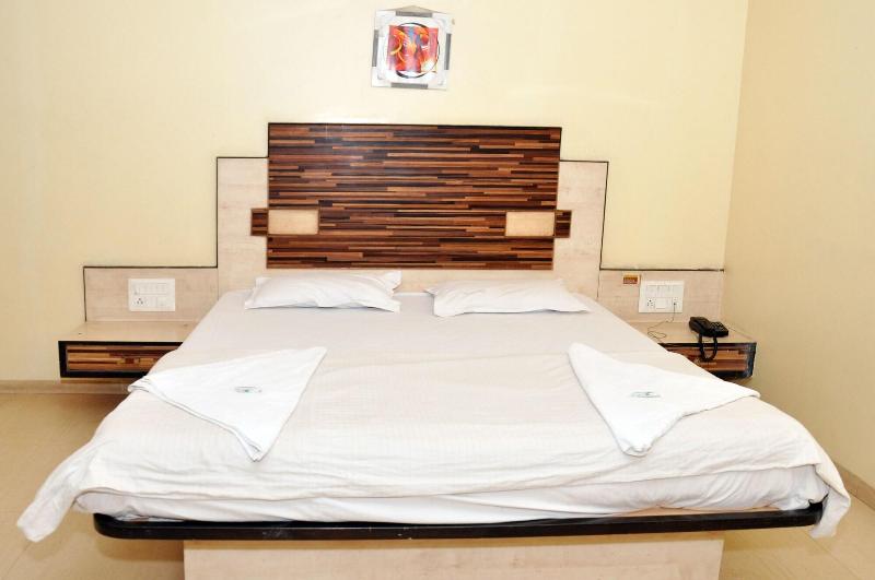 Photo of Hotel Sai Suraj Palace, 3-star hotel in Shirdi