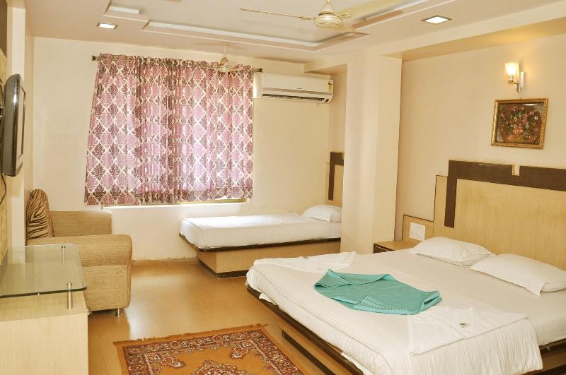 Photo of Hotel Sai Suraj Palace, 3-star hotel in Shirdi