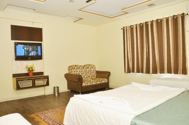 Photo of Hotel Sai Suraj Palace, 3-star hotel in Shirdi